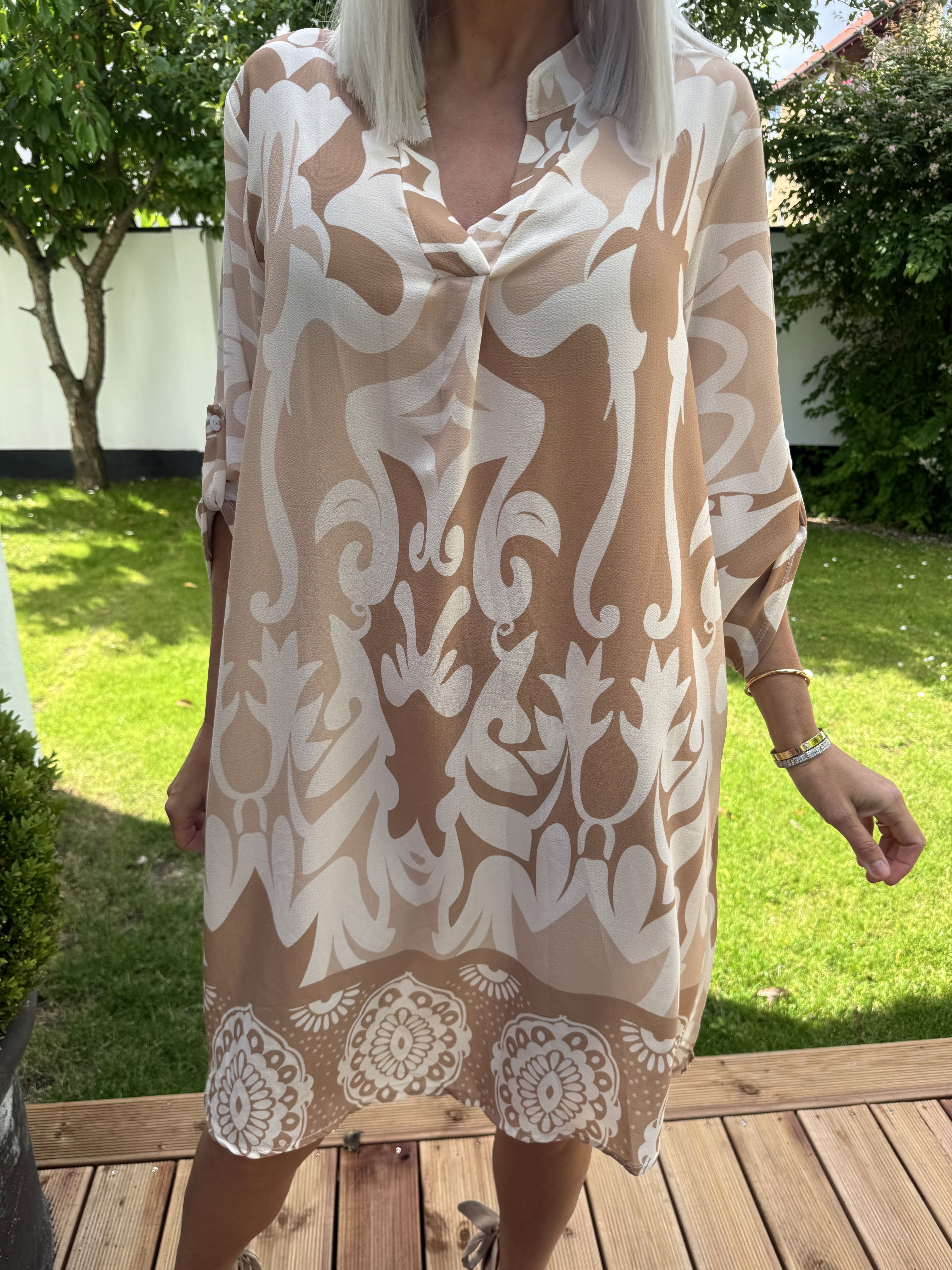 Vanesa Boheme Dress - Lätt och luftig mönstrad klänning i viskos